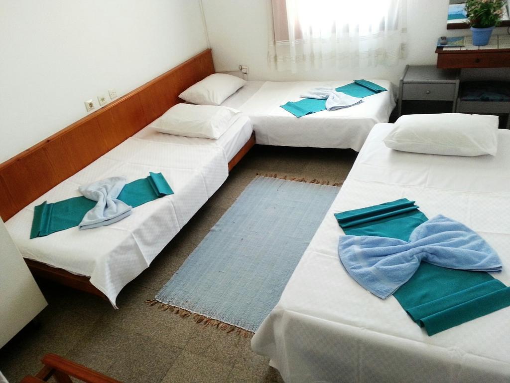 Parmis Rooms Çeşme الغرفة الصورة